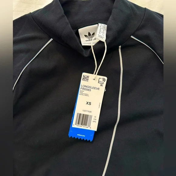 Adidas NWT women’s striking cut long sleeve top - Picture 5 of 12
